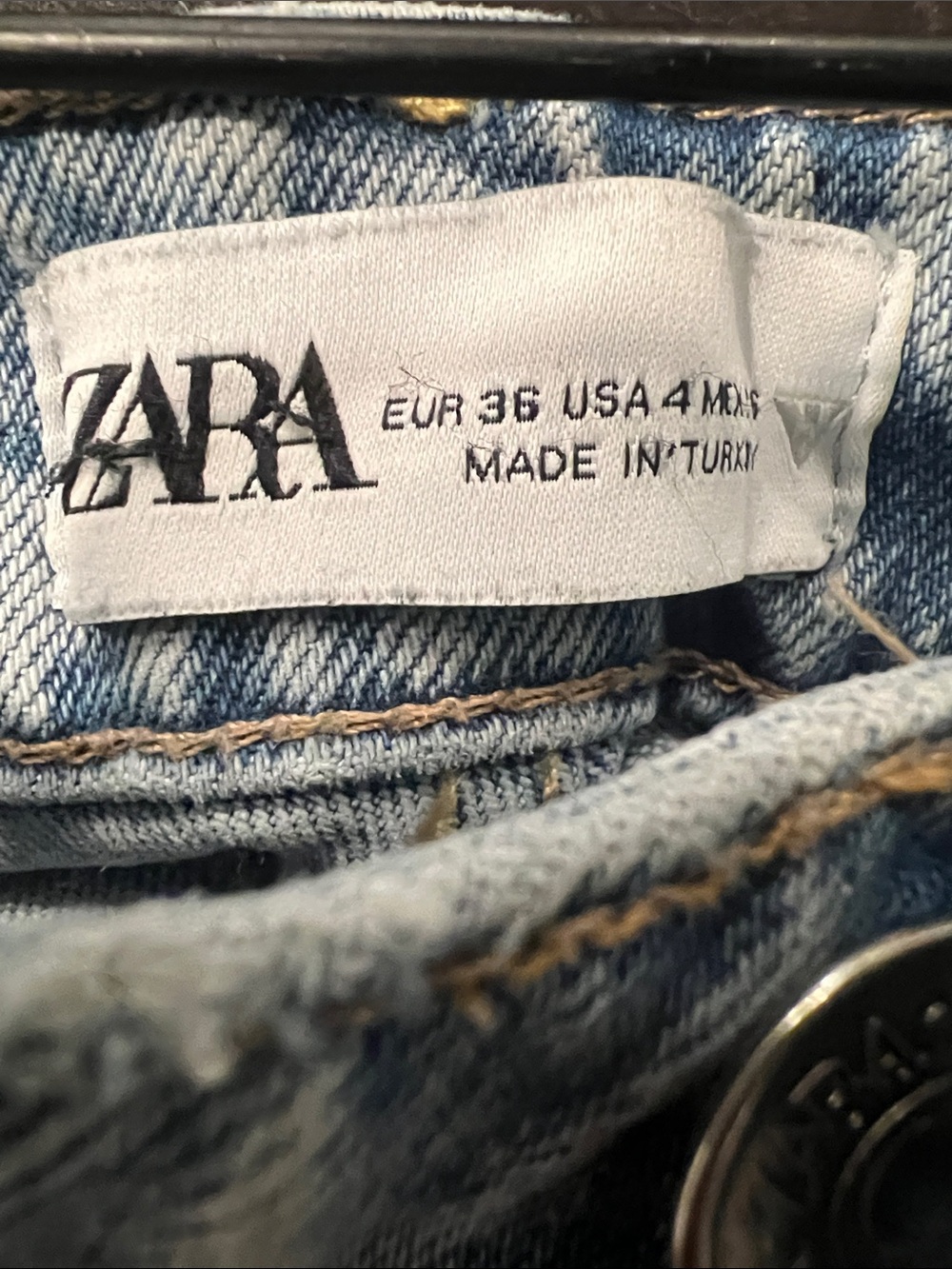 Zara High-Rise Light Blue Jeans - Picture 2 of 2